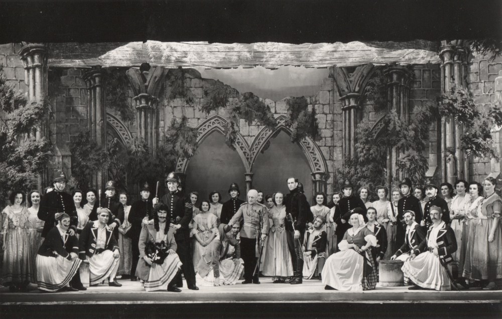 2_The Pirates of Penzance, 1952.jpg